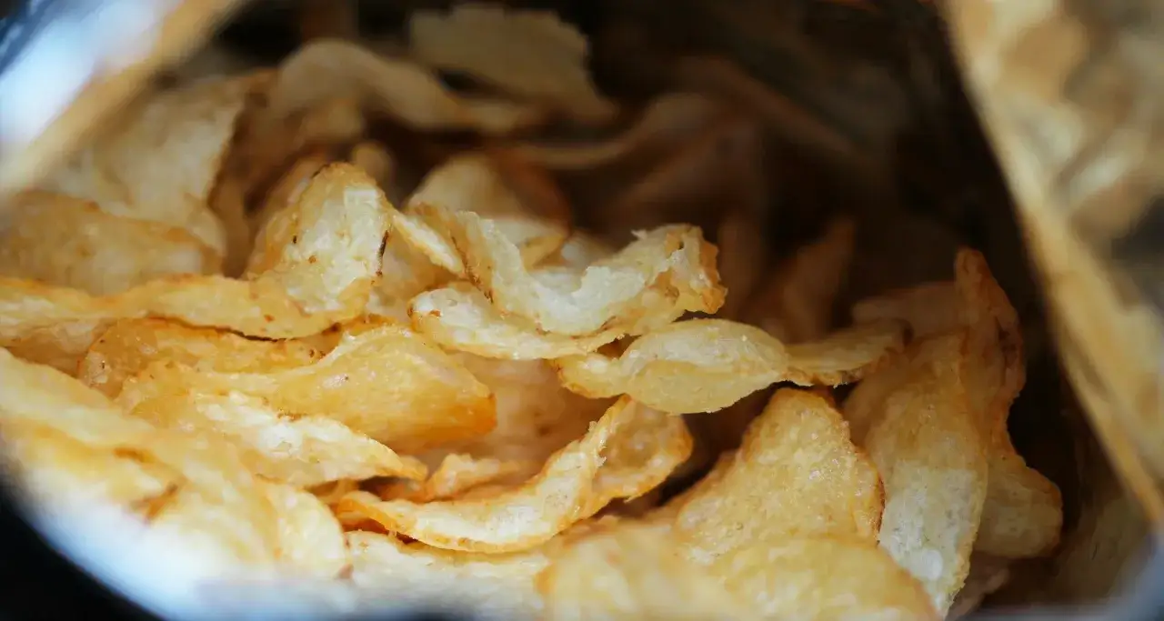 Szkodliwe składniki chipsów dla kota